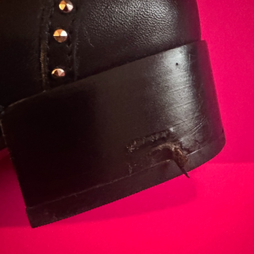 Dolce Vita Studded Black Lace-Up Wingtip Shoes in Size 6 in Fair Condition - Picture 5 of 10